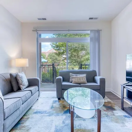 Luxury Modern Apt With Patio
